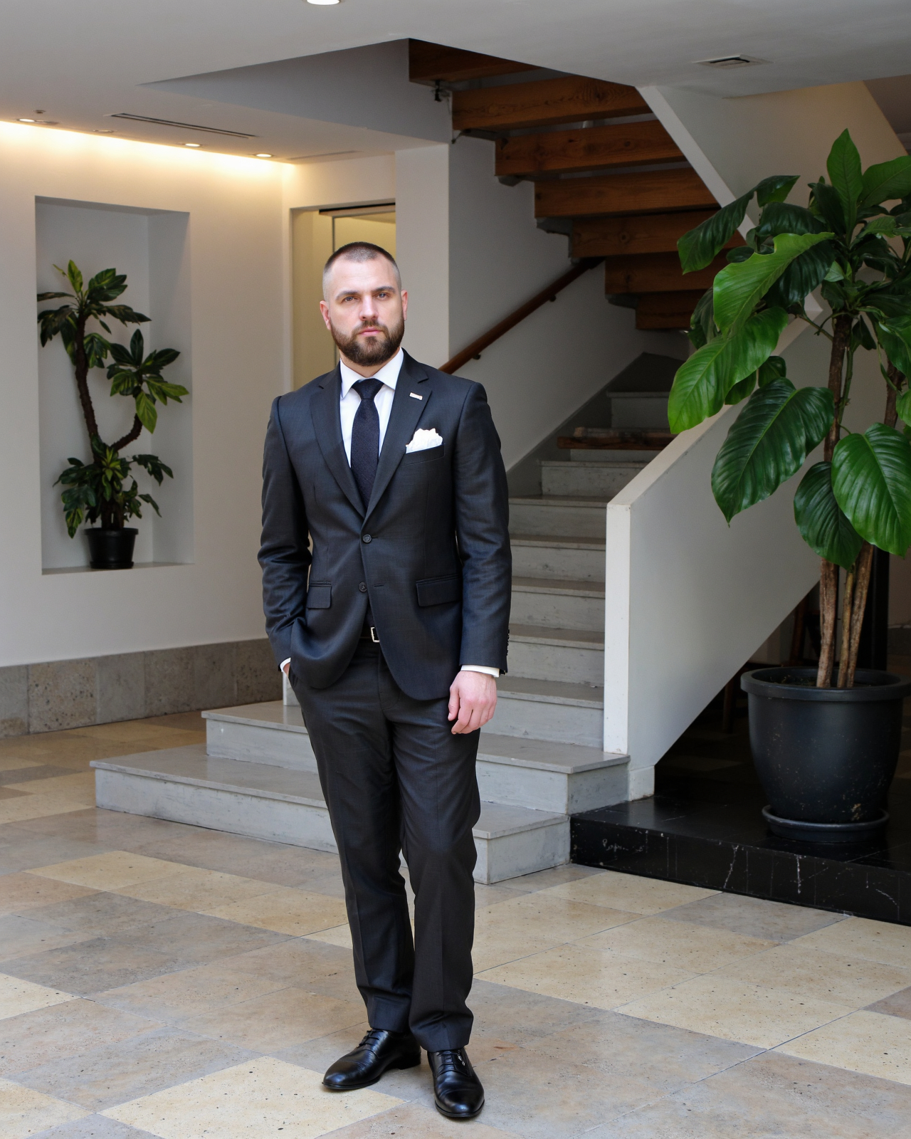 Template example Corporate Headshot 3 (male)